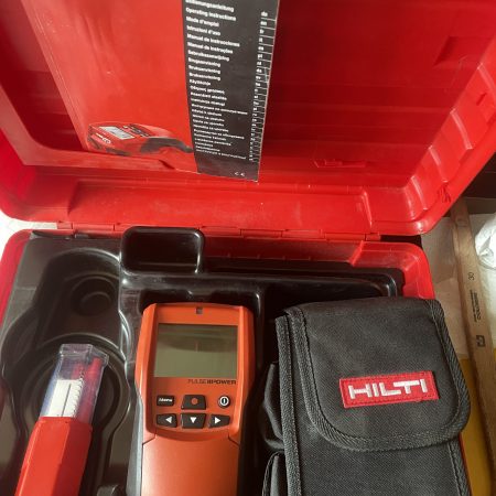 Hilti : scanner , scie sauteuse neuve