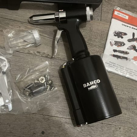 BAHCO BP125A: Riveteuse Pneumatique, 1600 Kg De Force De Traction: NEUVE