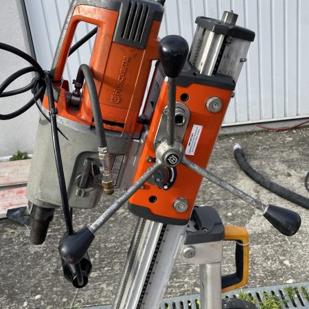 Carotteuse Husqvarna DM340 avec bati : revisée husqvarna