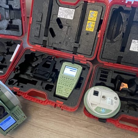 Station totale robotisée : LEICA TCRP 1203+ PinPoint R1000 , 3", GPS , carnet Gps etc ..