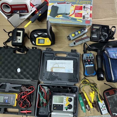 APPRAREILS DE MESURE POUR ÉLECTRICIEN:  CATU , CHAUVIN ARNOUX . etc