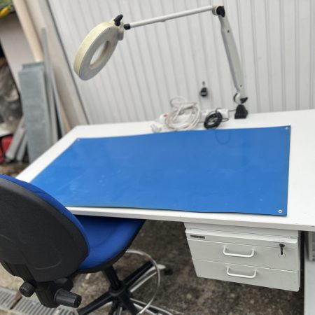 TRESTON: Poste de travail electricien comlpet