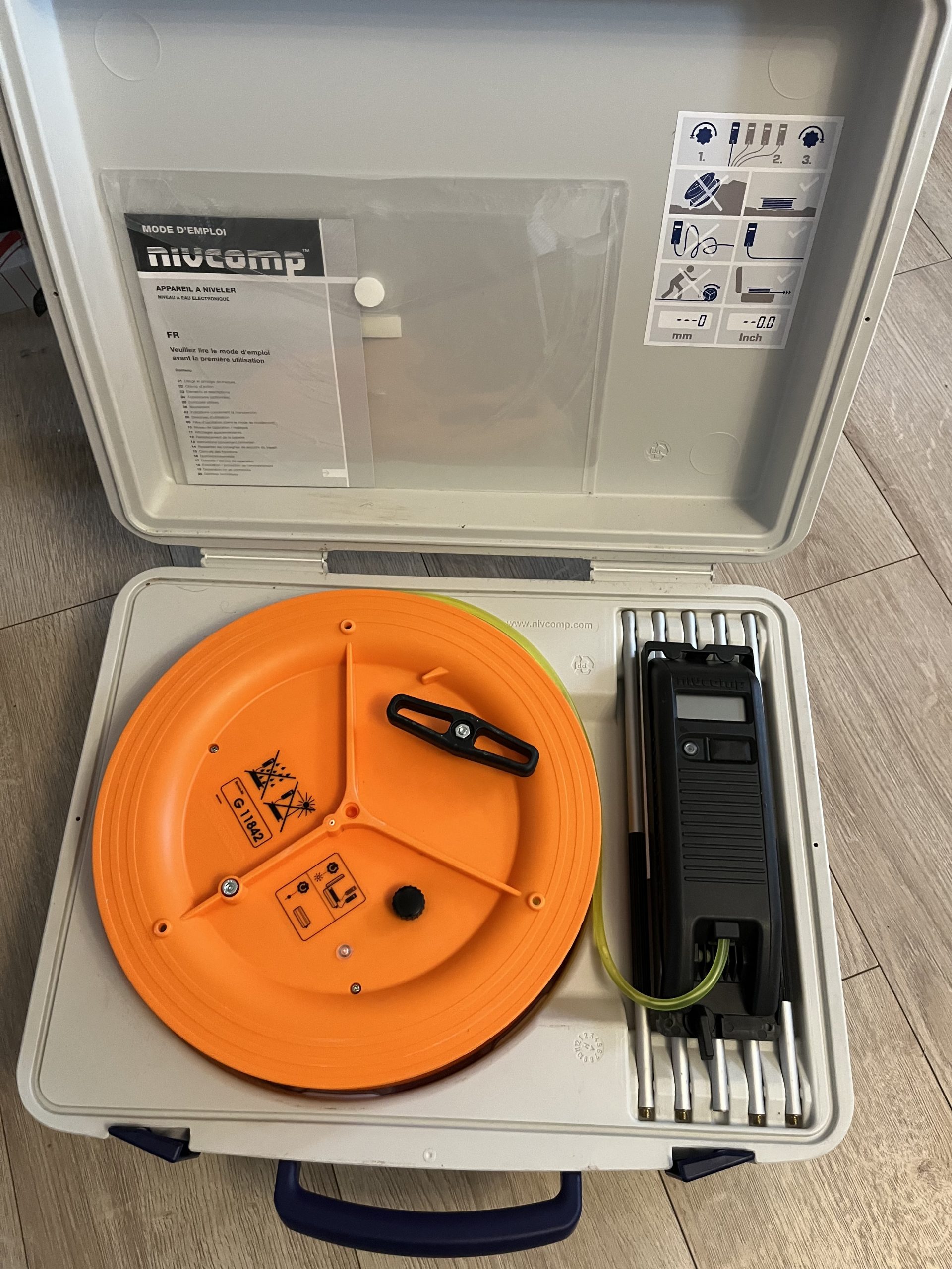 Appareil à niveler électronique NIVCOMP