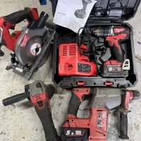 Kit Milwaukee M18 FUEL 18V – Scie circulaire + Perfo SDS + Meuleuse + Visseuse + Batteries