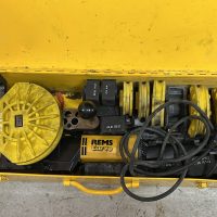 cintreuse electrique REMS CURVO du 12 au 28  en tres bon etat..