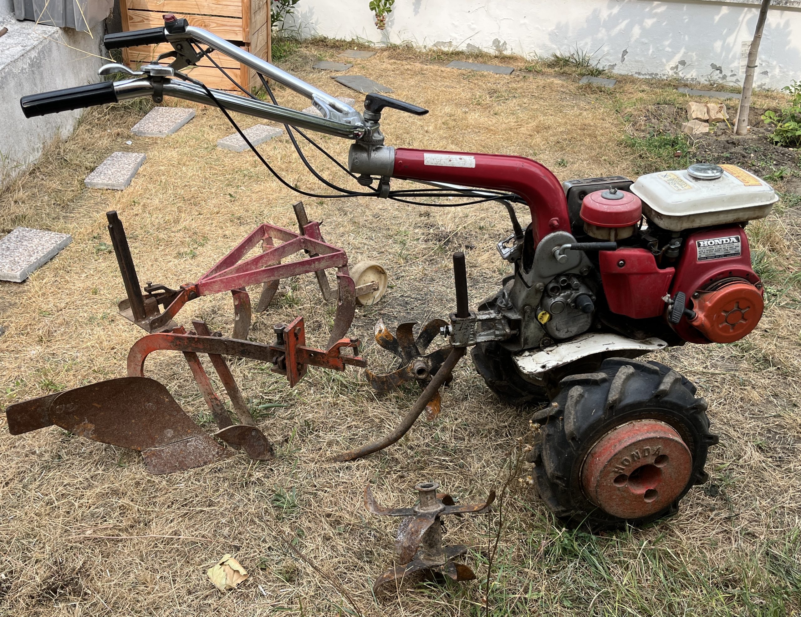 Motoculteur Honda F400 + nombreux accessoires – Fonctionnel